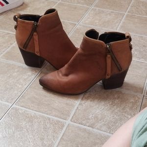 Brown leather Steve madden booties